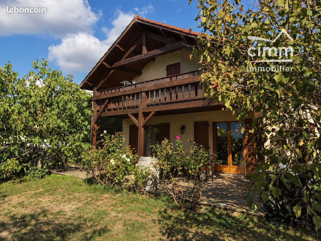 Maison 6 pièces 153 m² · à Saint-Siméon-de-Bressieux · 153 m² · 280 000 €