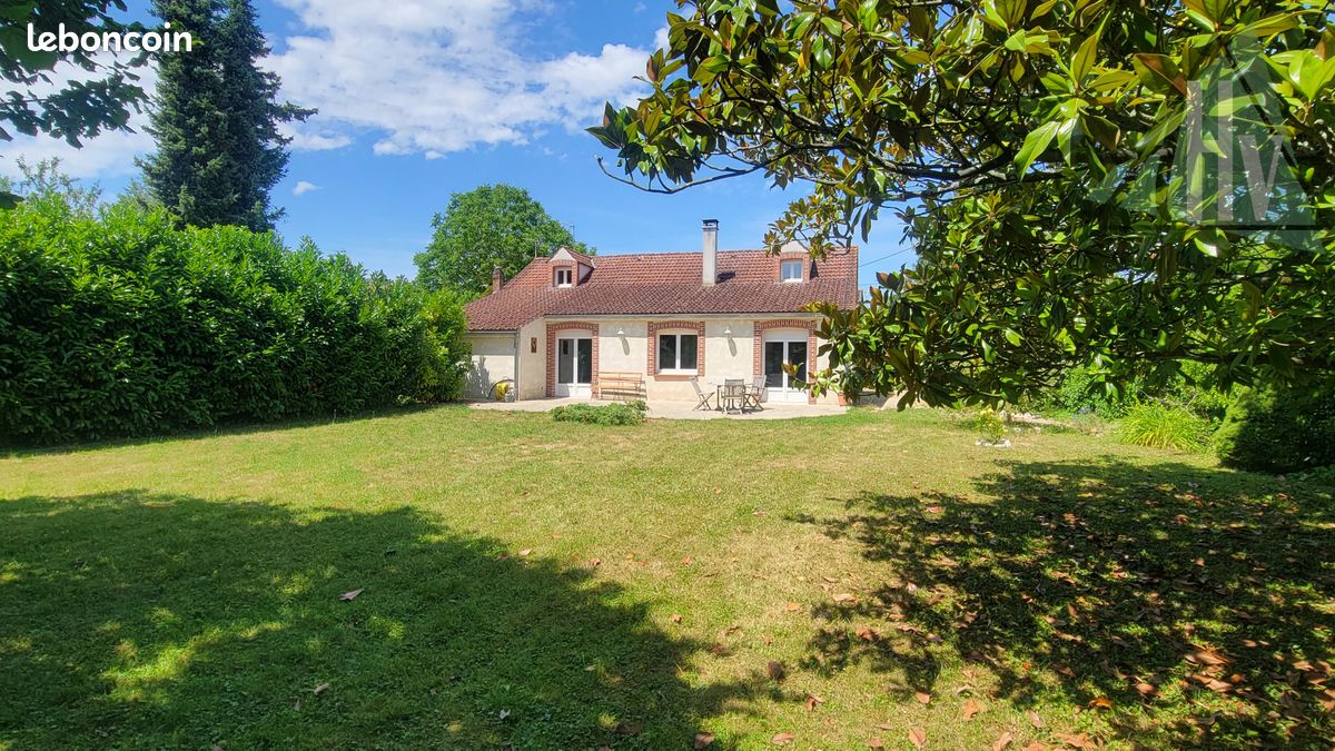 Maison 8 pièces 176 m² · à Gouaix · 176 m² · 321 000 €