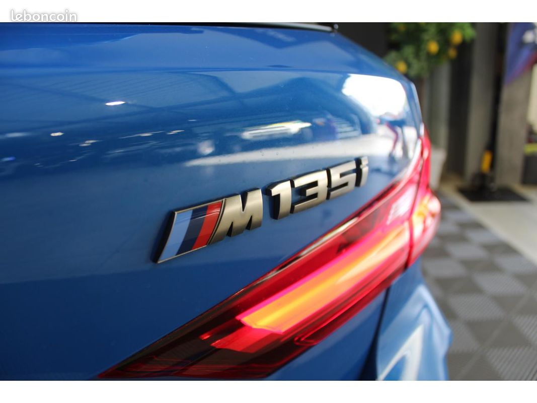 BMW SERIE 1 135i xDrive - BVA Sport BERLINE F40 M Performance (image 23)