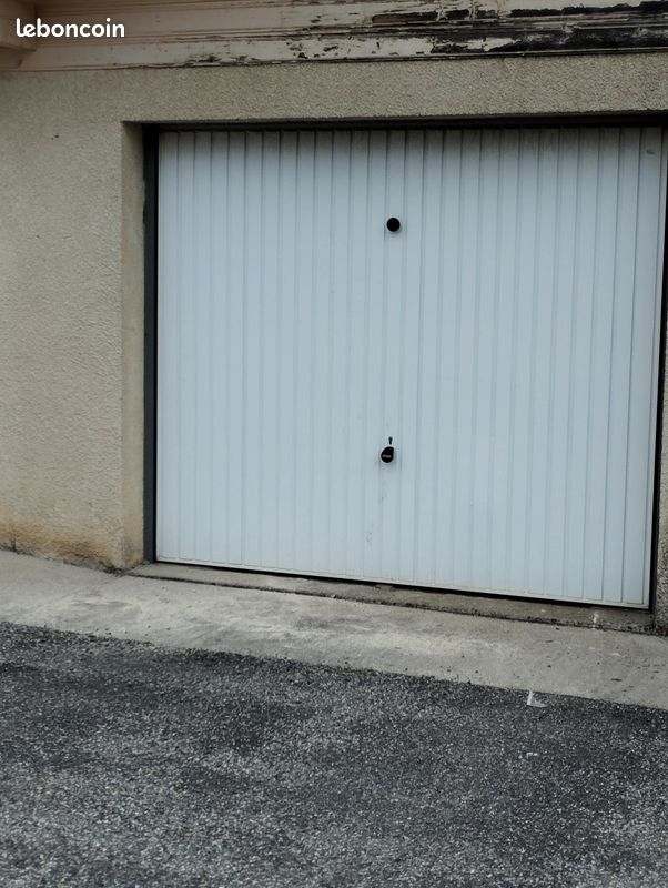 Parking 8 m² · à Saint-Claude · 8 m² · 50 €/mois