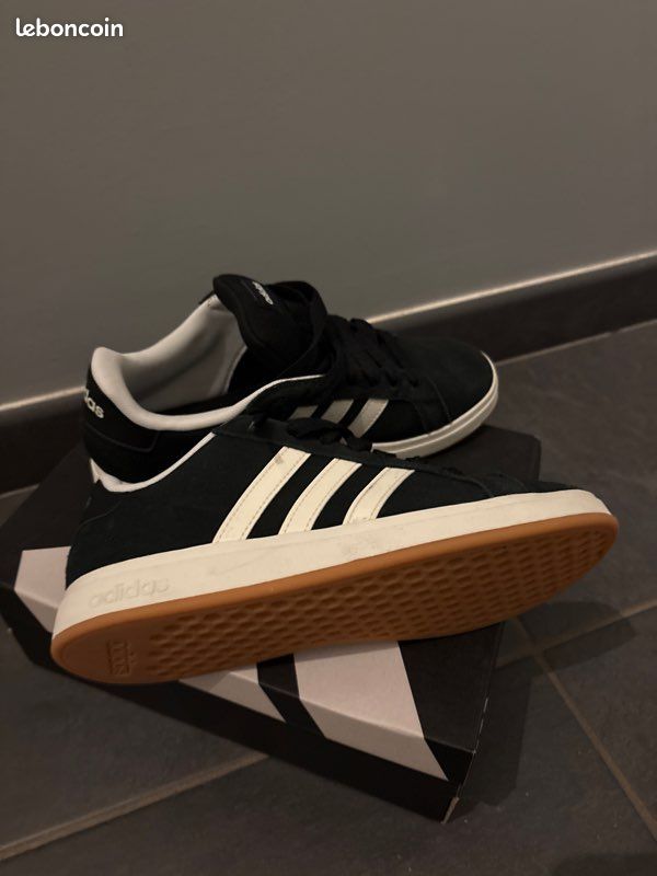 adidas gazelle silver green womens adidas Women's Originals Campus 00s "Core Black" Shoes main image 0