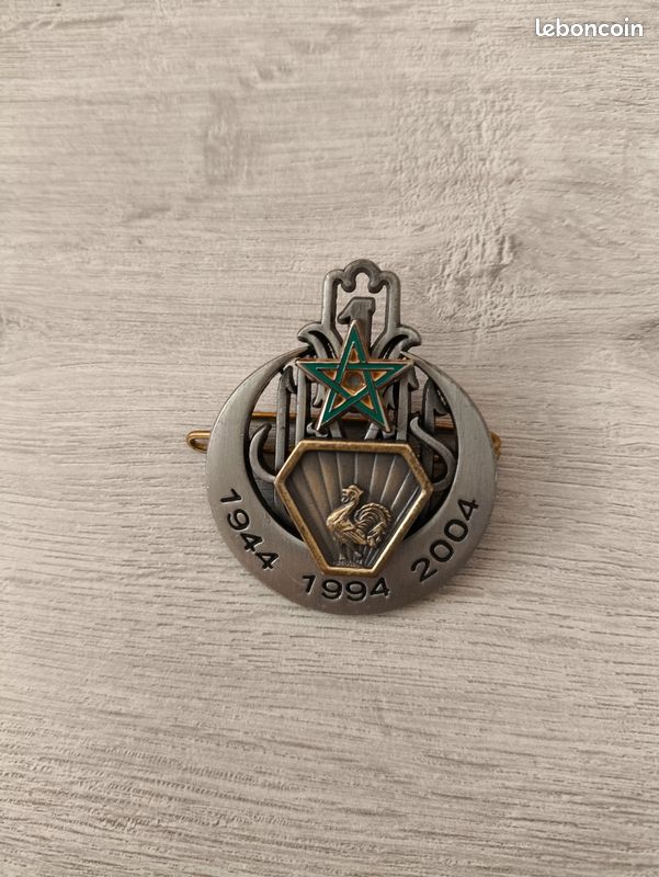 INSIGNE BASE ECOLE 740 de Nantes - Armée de l' Air - aviation - blason