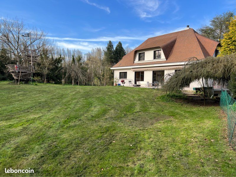 Maison 10 pièces 240 m² · à La Chapelle-sur-Erdre · 240 m² · 670 000 €