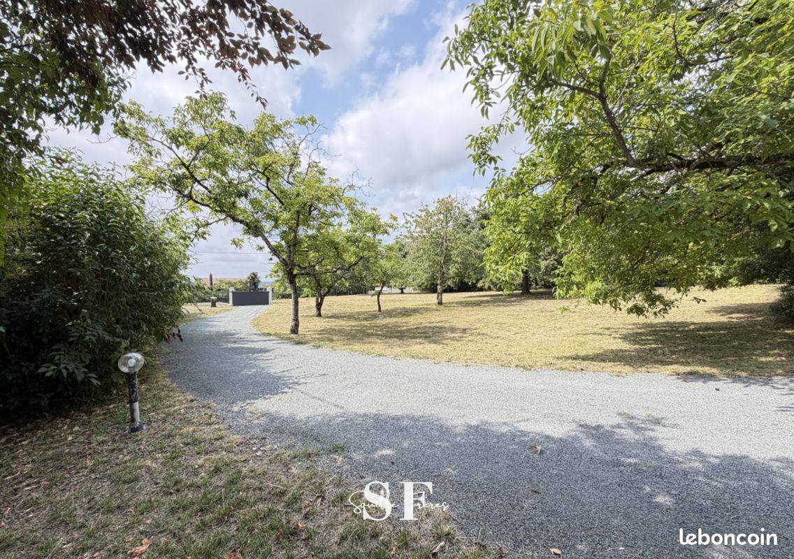 Propriété 5 pièces 230 m² (image 18)