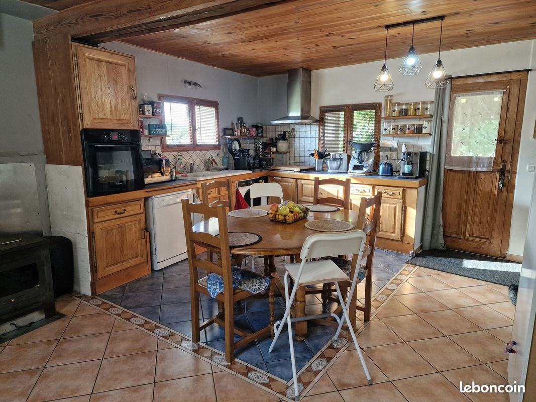 Maison 6 pièces 190 m² · à Vernoux-en-Vivarais · 190 m² · 299 000 €