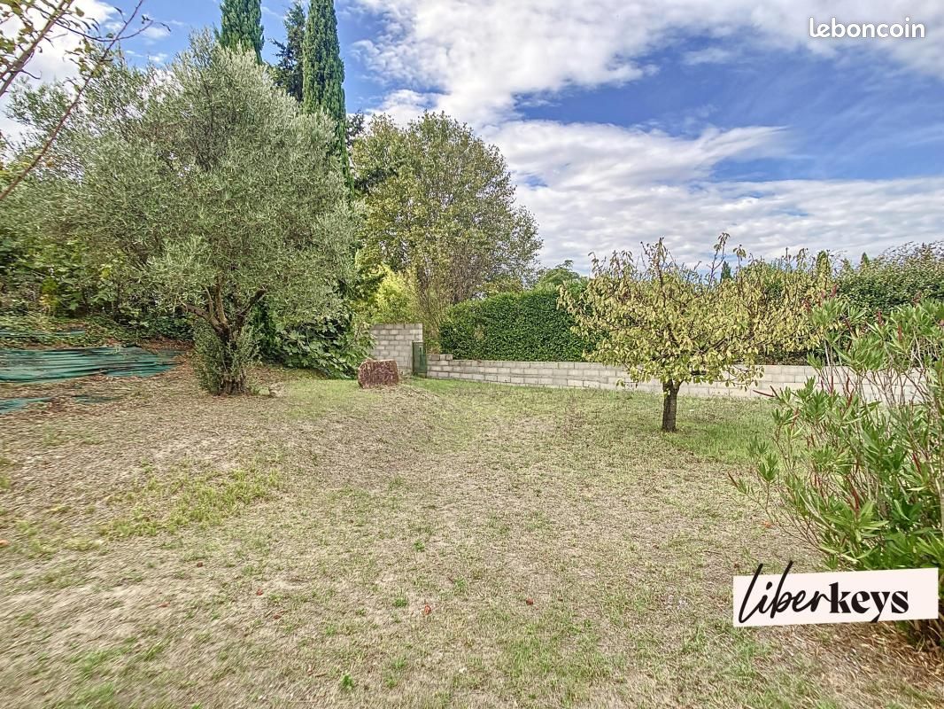 Terrain Le Thor · 147 000 €