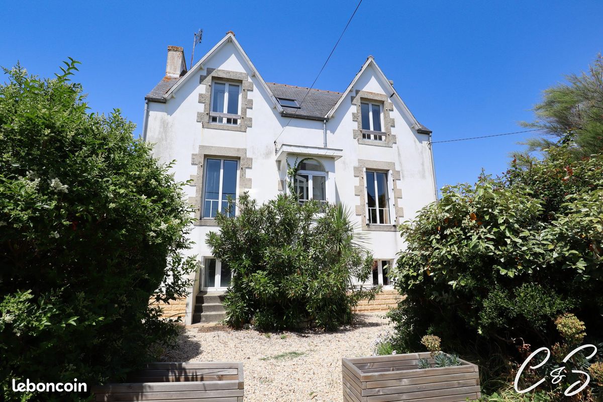 Maison 5 pièces 122 m² · à Treffiagat · 122 m² · 379 000 €