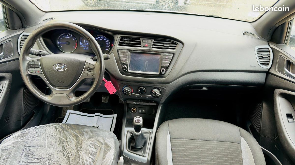PAYEZ EN 3,4 OU 10 FOIS * HYUNDAI I20 II 1.2i 84CV CREATIVE * GARANTIE 12 MOIS (image 4)