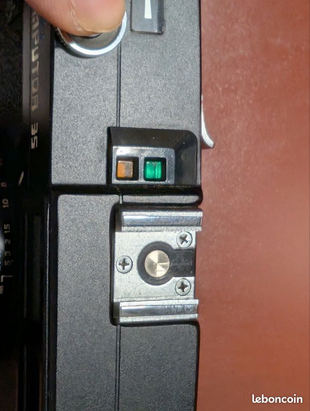 Appareil photo argentique compact 35 mm Petri 7s avec étui - France