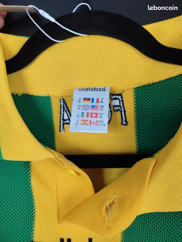 Maillot de football de clubs français jaunes