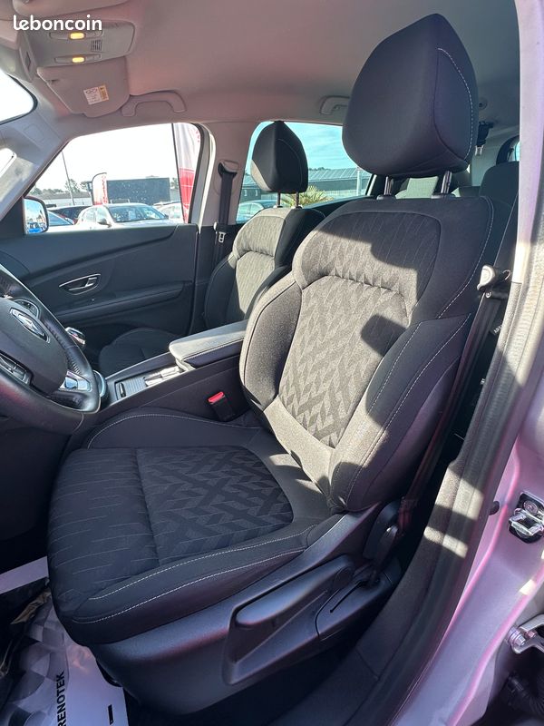 Renault Scénic 1.7 L Blue-DCi 120 CH "Limited" (image 3)