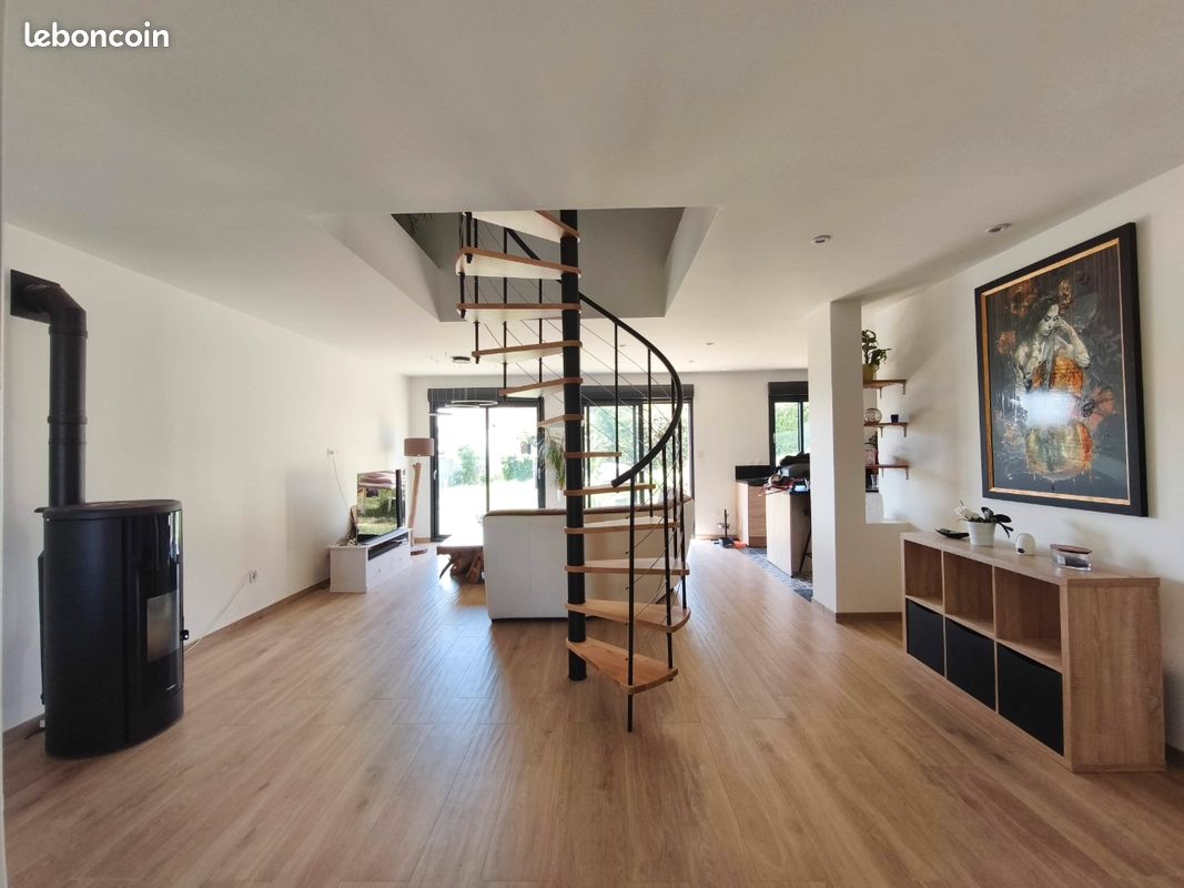 Maison 6 pièces 153 m² · à Montlhéry · 153 m² · 549 000 €