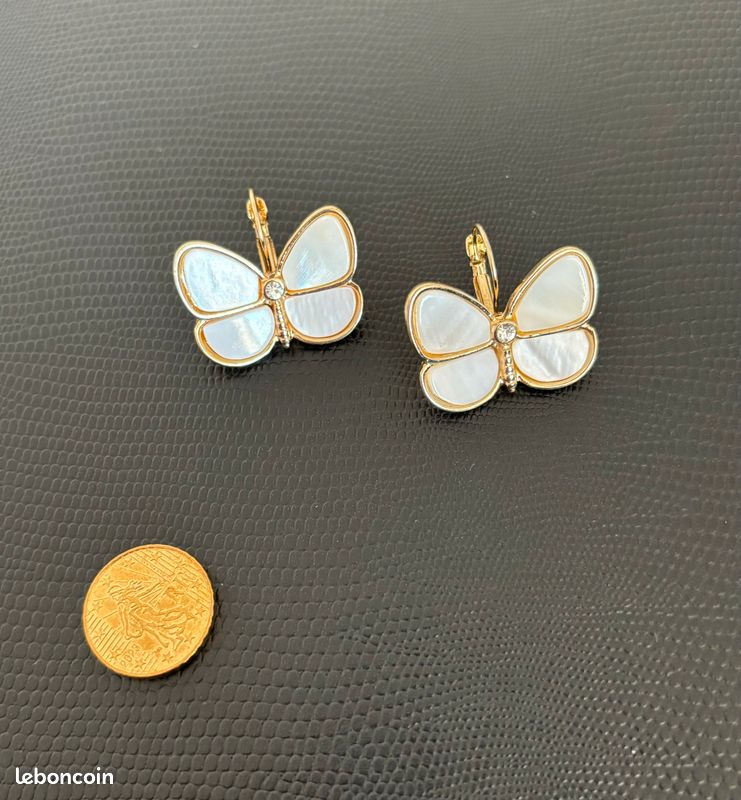 Boucles D'oreilles Papillons - Marque Le Bijou Français - Acier Inoxydable Argenté - Neuves