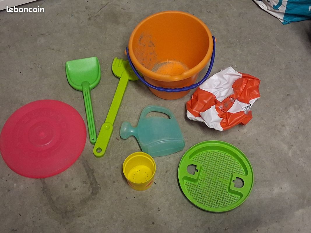 Jeux de plage très bon état_ au choix (image 2)