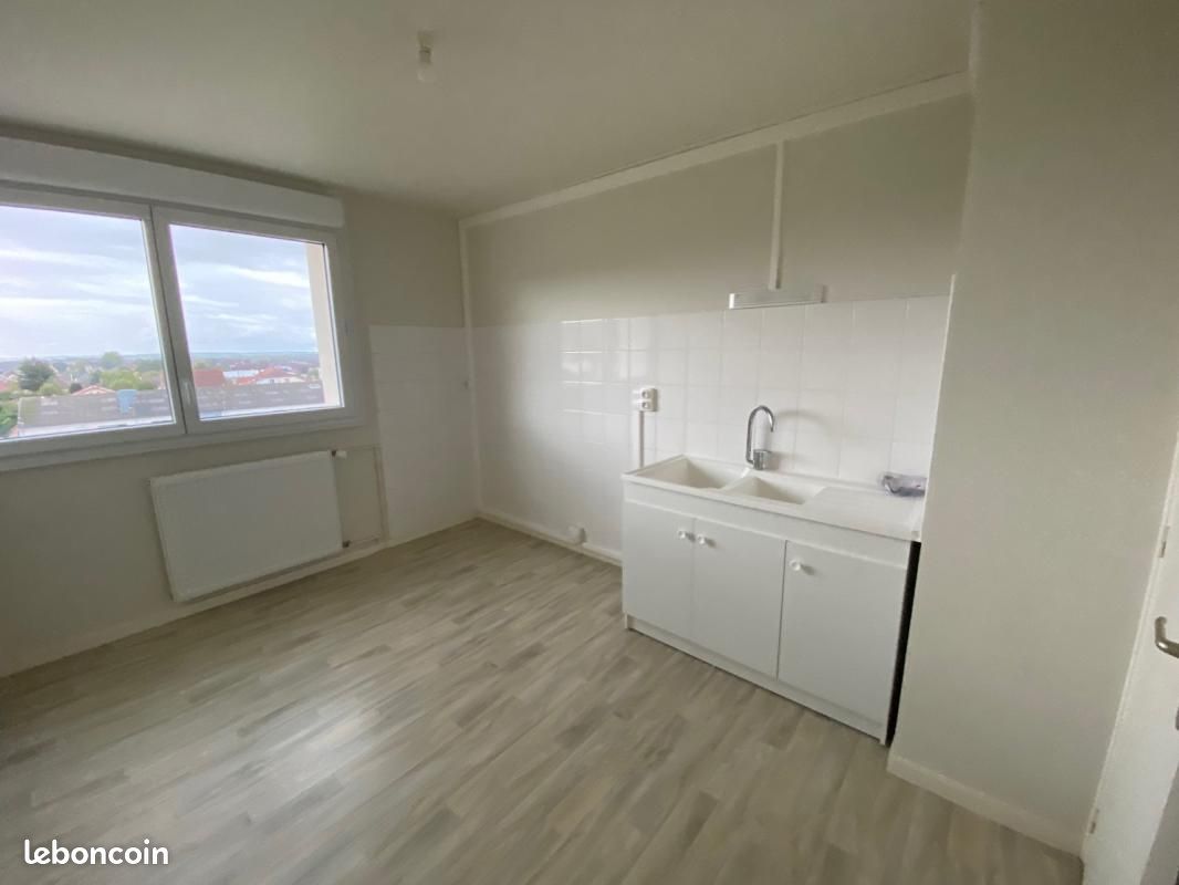 Appartement 5 pièces 103 m² · à Saint-Florentin · 103 m² · 700 €/mois