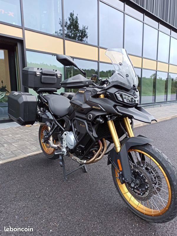 Voge 900 dsx (image 1)