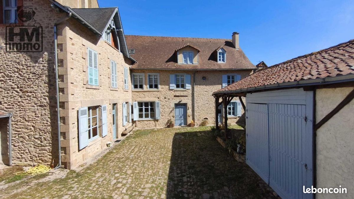 Maison 12 pièces 270 m² · à Nexon · 270 m² · 439 000 €