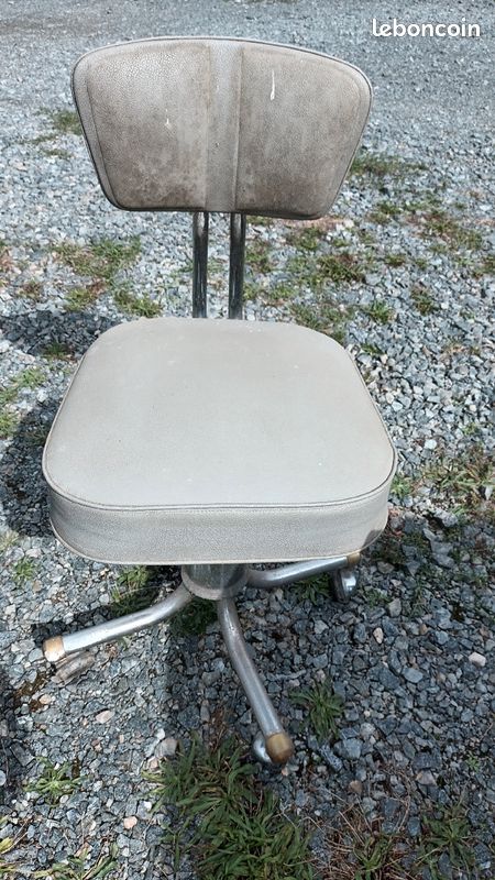 Bureau industriel et sa chaise (image 8)