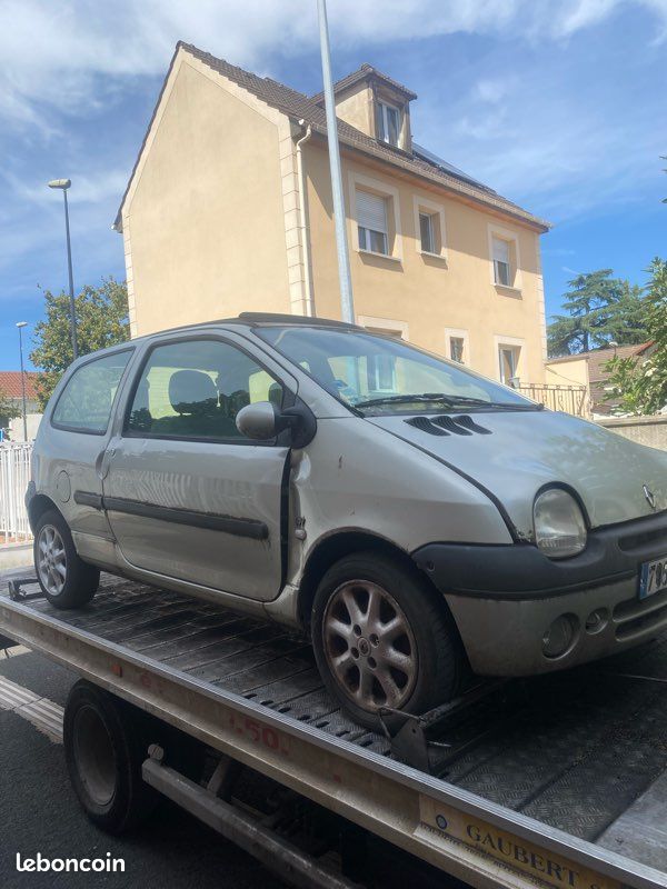Renault twingo initiale 1.2 .16v 75cv essence année 2003 (image 2)