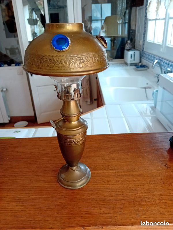 Petite lampe à pétrole ancienne (image 3)