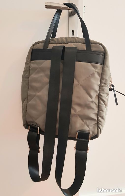 Sac à dos matelassé kaki (image 2)
