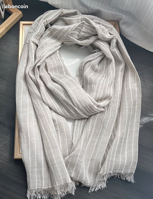 Cheche Foulard Gris Clair Rayures Blanches (image 1)