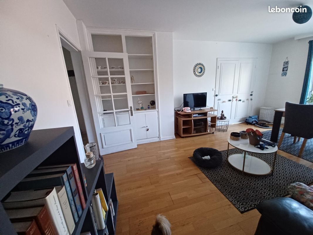 Appartement 3 pièces 84 m² · à Aurillac · 84 m² · 600 €