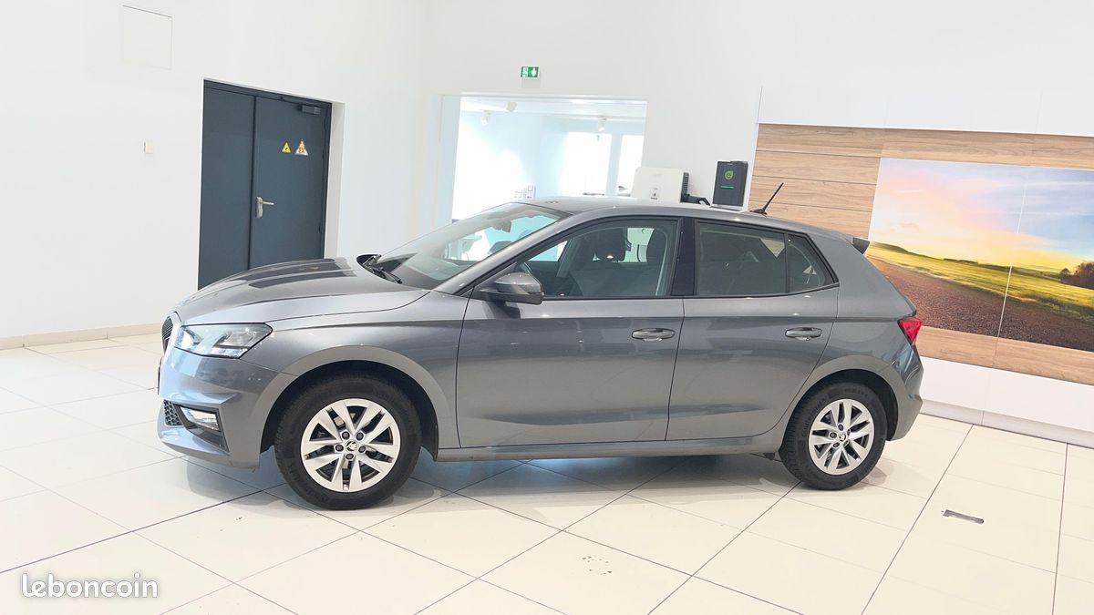 SKODA Fabia 1.0 MPI 80 ch BVM5 Selection (image 2)