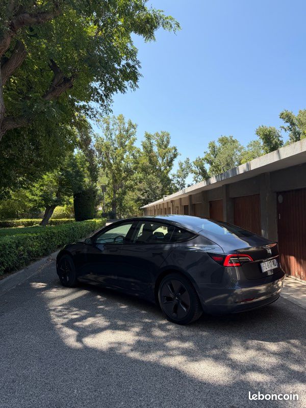 🏎️ Tesla Model 3 Grande autonomie Long range AWD Phase 2 – Autopilote – TVA✅– 2021 – Très bon état (image 2)
