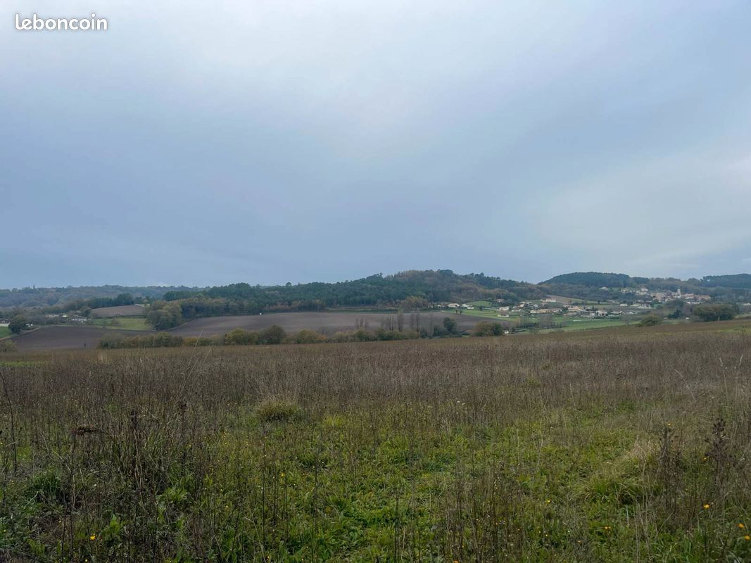 Terrain 2482 m² · à Léguillac-de-l'Auche · 2 482 m² · 54 640 €