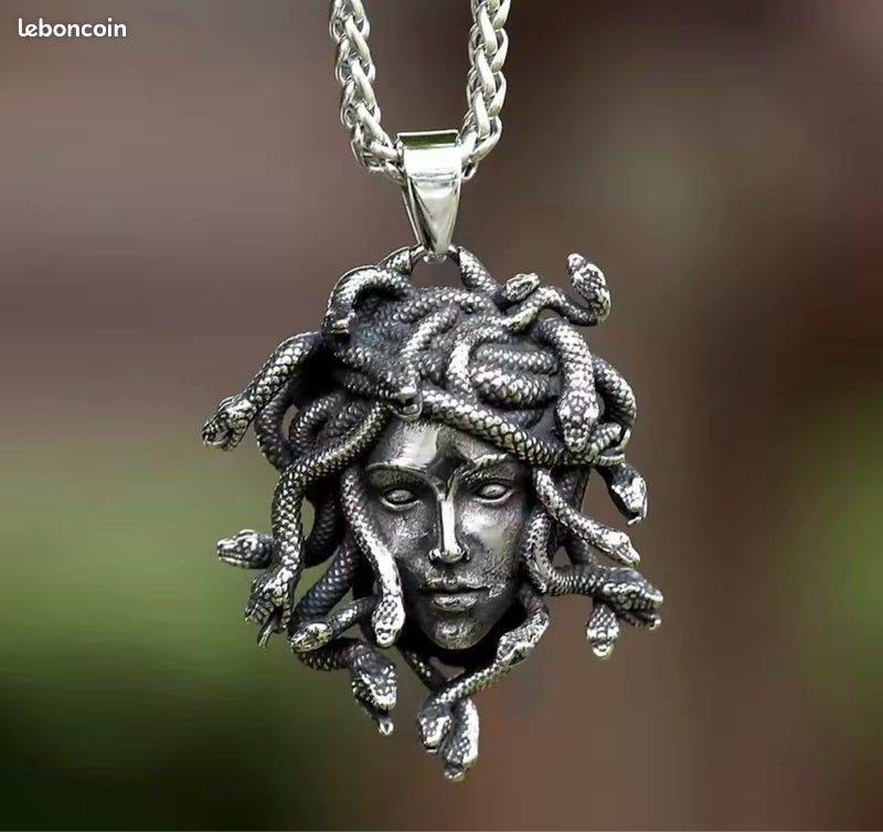 Collier à pendentif Méduse La Gorgone, Déesse, Malédiction