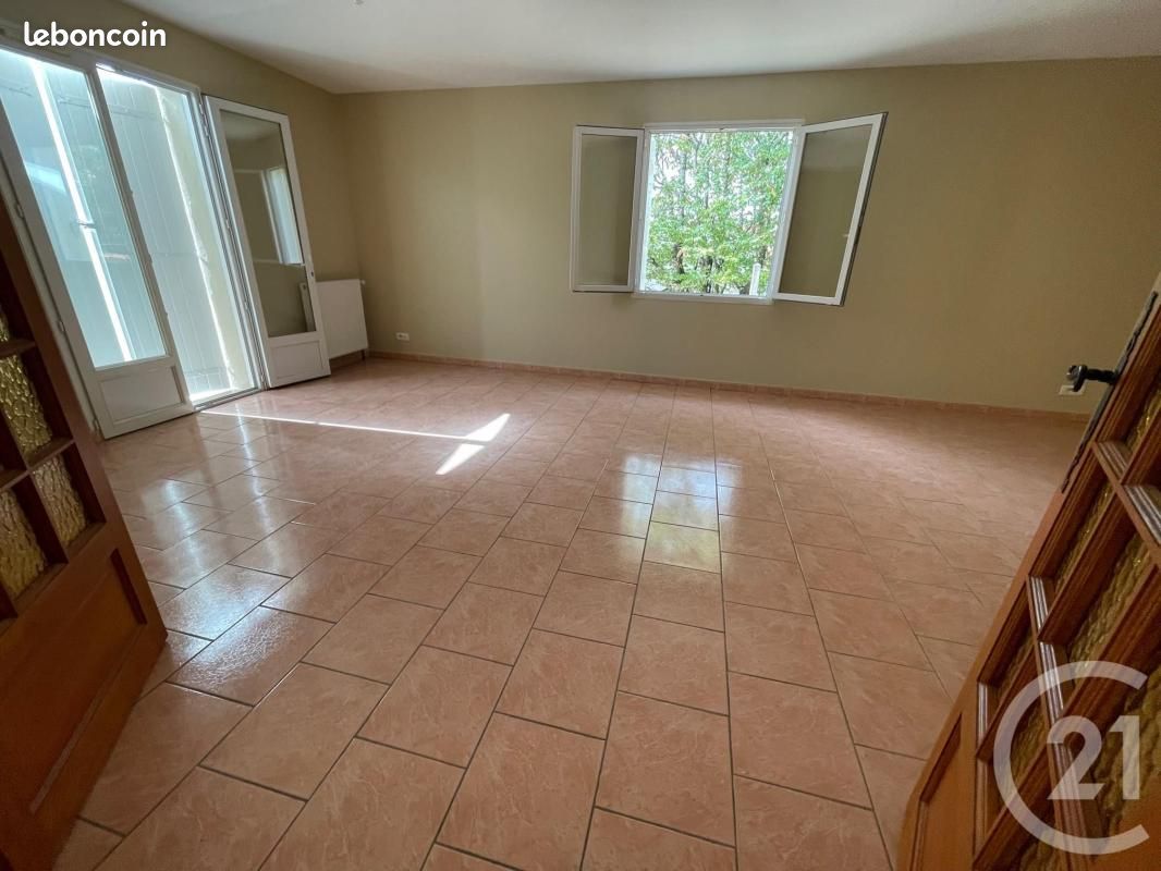Pavillon 5 pièces 110 m² - Soyaux 16800 (image principale 3)