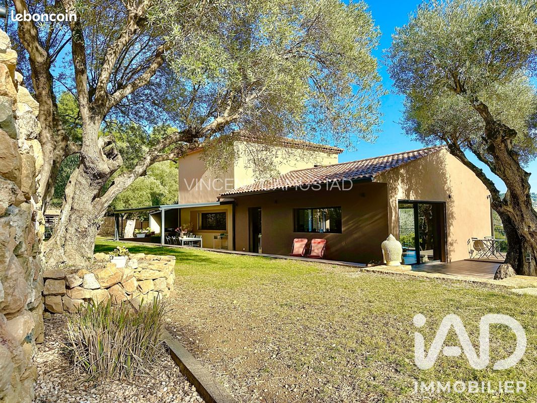 Maison 7 pièces 221 m² · à Sanary-sur-Mer · 221 m² · 1 830 000 €
