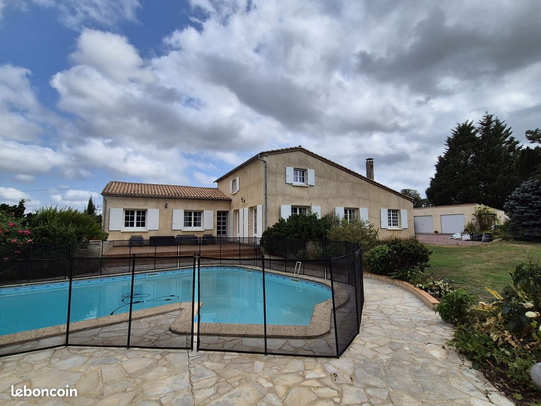 Maison 8 pièces 160 m² · à Sauveterre-de-Guyenne · 160 m² · 375 000 €