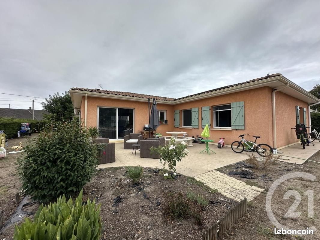 Maison 6 pièces 133 m² · à Lagorce · 133 m² · 252 000 €