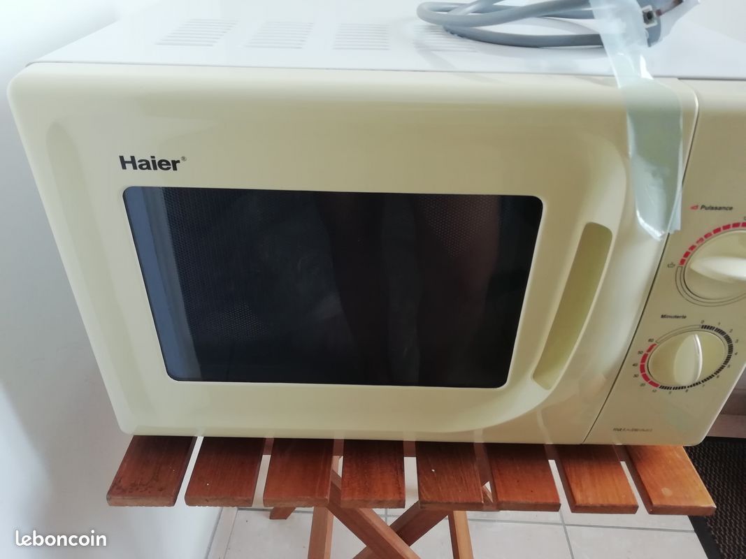 Micro ondes Haier blanc (image 1)