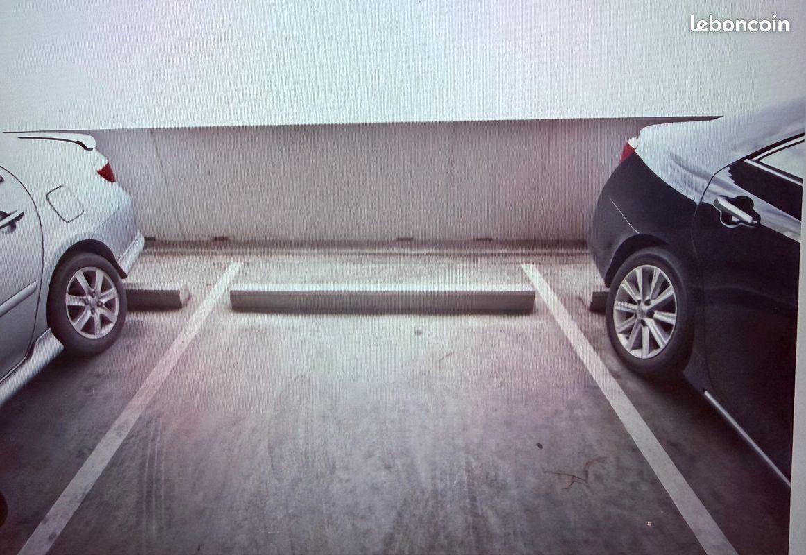 Place parking Du Temple Cherbourg · à Cherbourg-en-Cotentin · 10 000 €