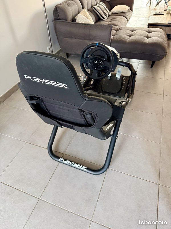 Playseat Trophy + volant + pédalier ( T300 RS ) (image 4)