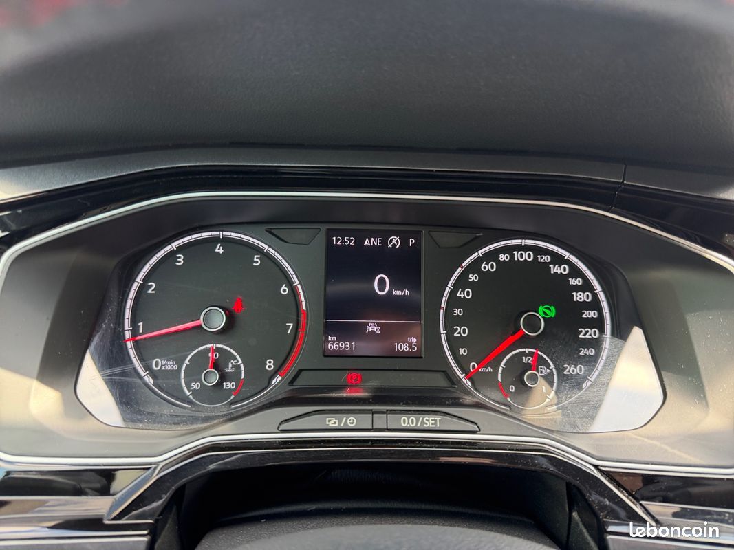 VOLKSWAGEN POLO 2.0 TSI 200 GTI DSG carplay caméra de recul - 200Ch - Garantie 12 mois (image 11)