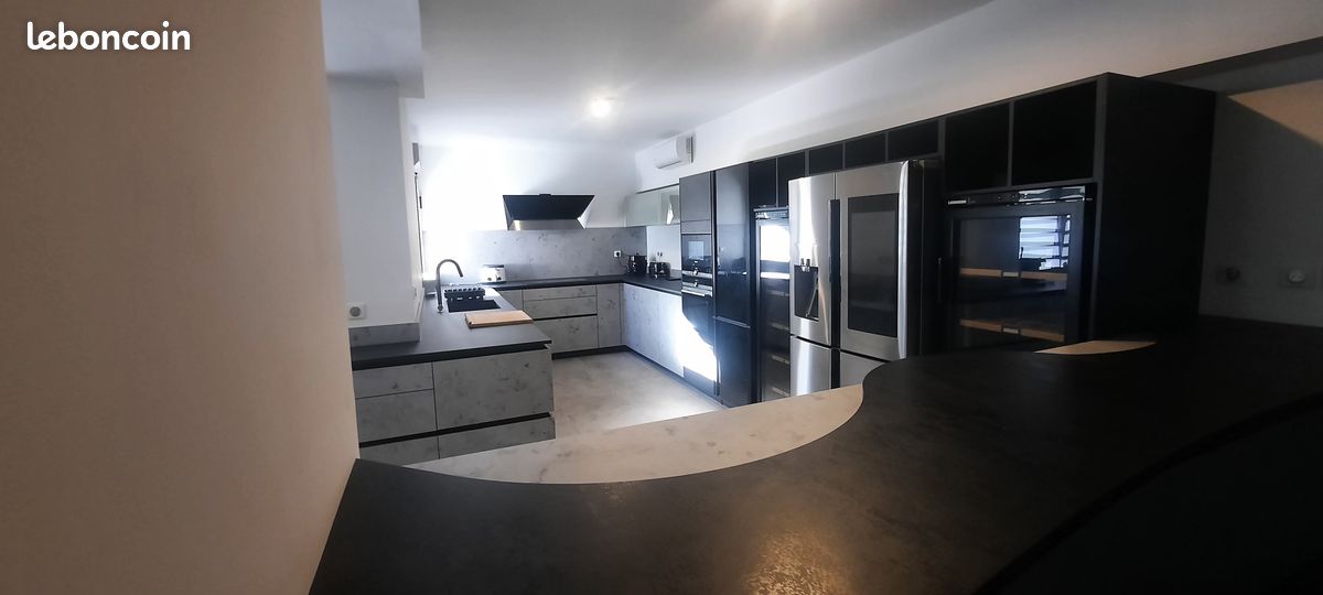 Appartement 5 pièces 220 m² · à Saint-Paul · 220 m² · 1 050 000 €