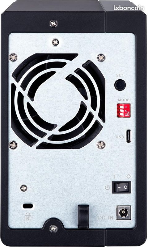 QNAP TR-002 RAID USB-C 40 To pour NAS ou comme disque dur externe. NEUF (image 3)