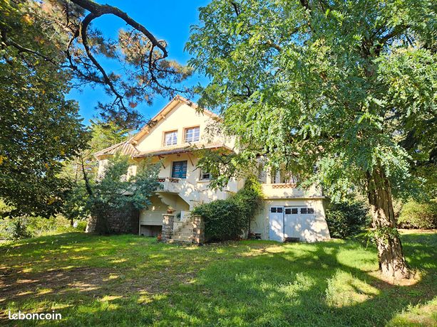 Villa 10 pièces 200 m²