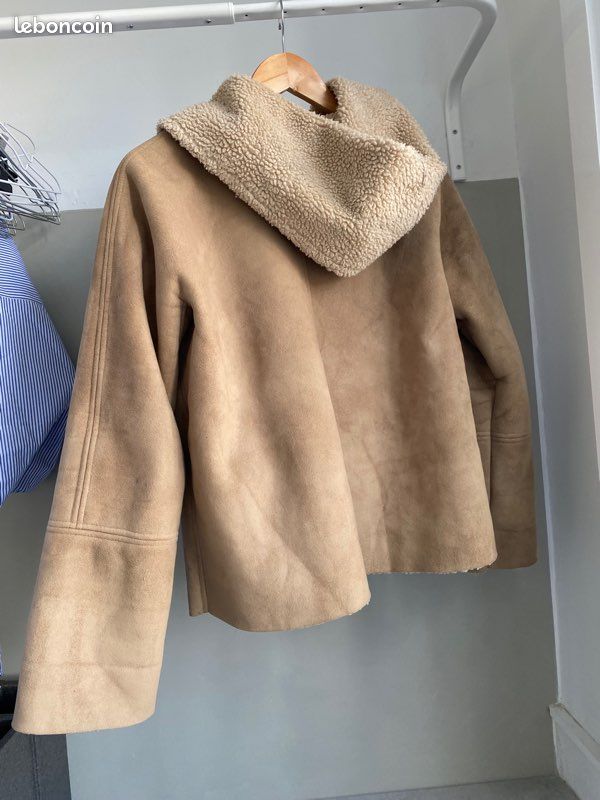 Blouson façon peau retournée large capuche (image 2)