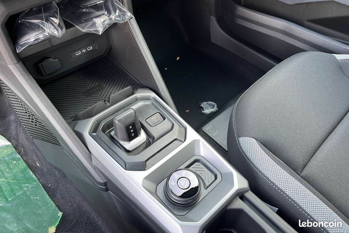 Dacia Duster HYBRID-G 150 4X4 JOURNEY CITY -3% (image 11)