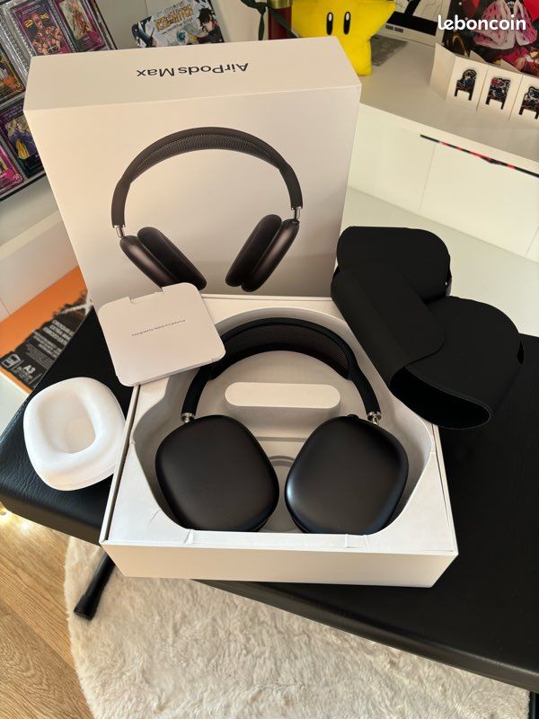 Air Pods Max (image 1)