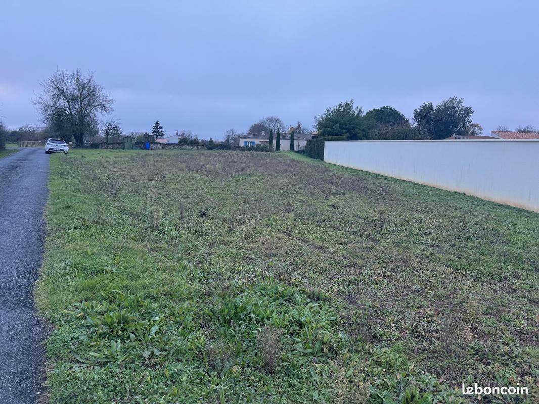 Terrain 1 083 m² Saint Jean D Hermine · à Saint-Jean-d'Hermine · 22 000 €