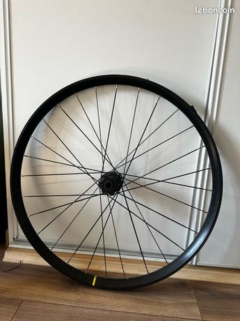 Moyeu De Roue Avant Yuhub - 15x110 Mm BOOST - 6 Trous - 32 Trous - Alu 7075 - Noir