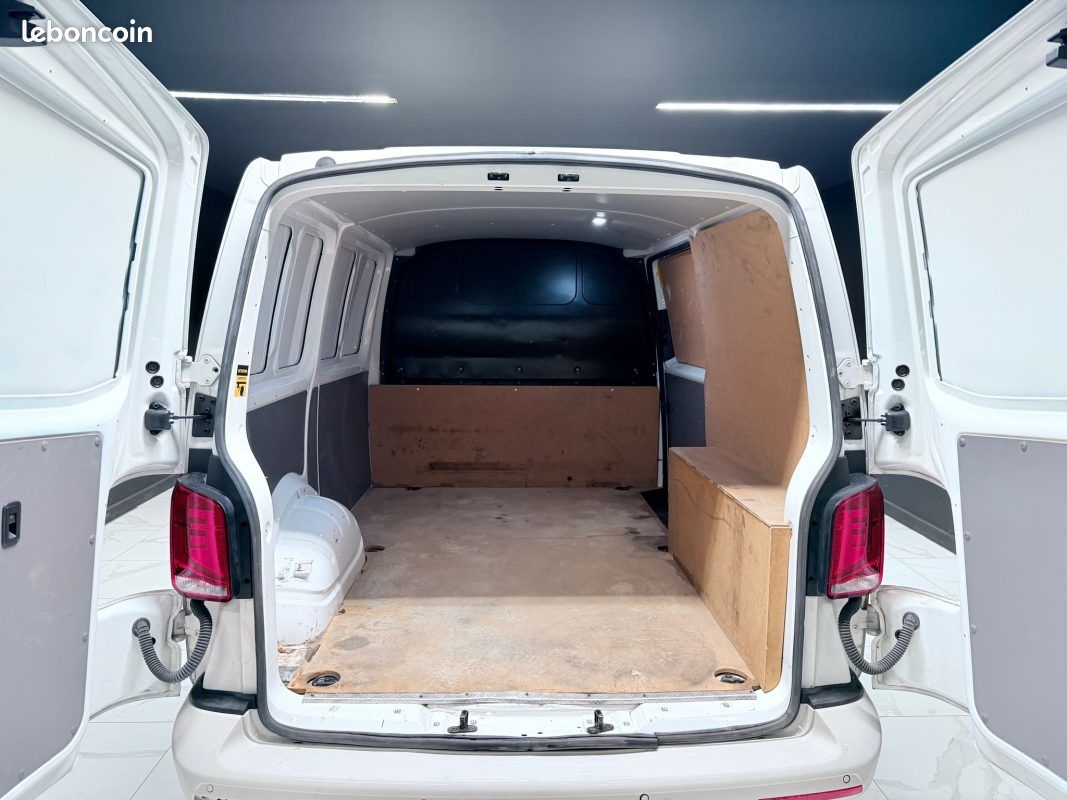 Volkswagen Transporter T6.1 L1H1 2.0 TDI 110ch (image 4)