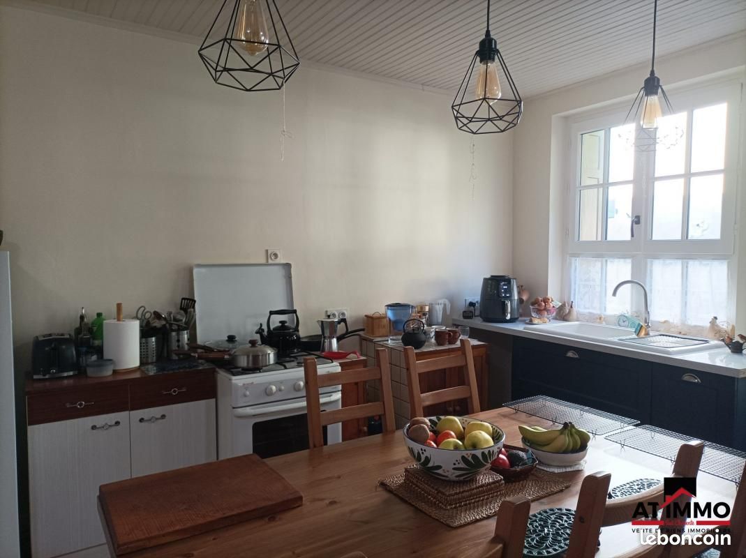 Maison de village 2 pièces 61 m² - Aubeterre-sur-Dronne 16390 (image principale 1)