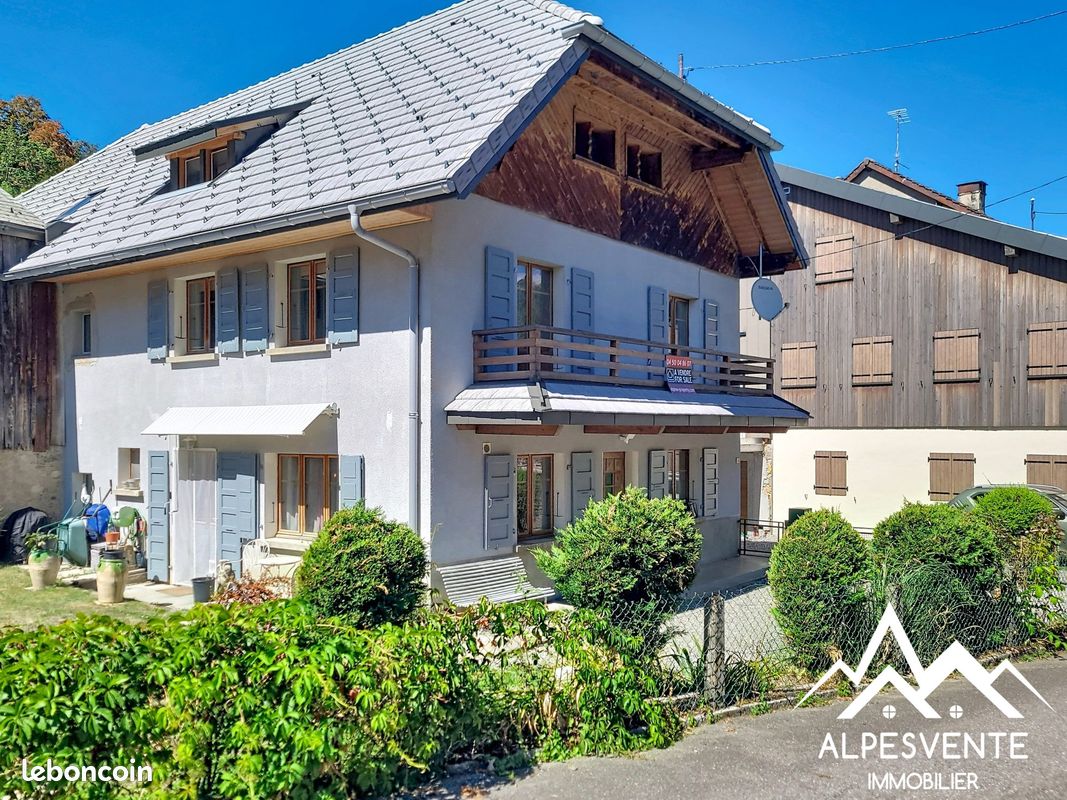 Maison 9 pièces 130 m² · à Lullin · 130 m² · 397 000 €